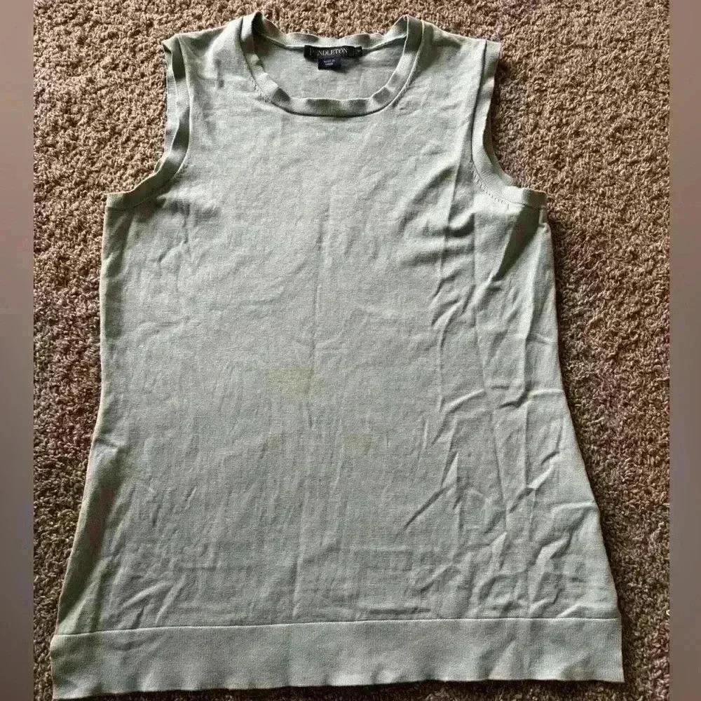 Pendleton Silk Blend Sleeveless Crewneck Sweater‎ Size Medium Sage Green